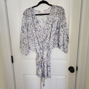 PINK LILY LAVENDER/WHITE ROMPER - SIZE LARGE